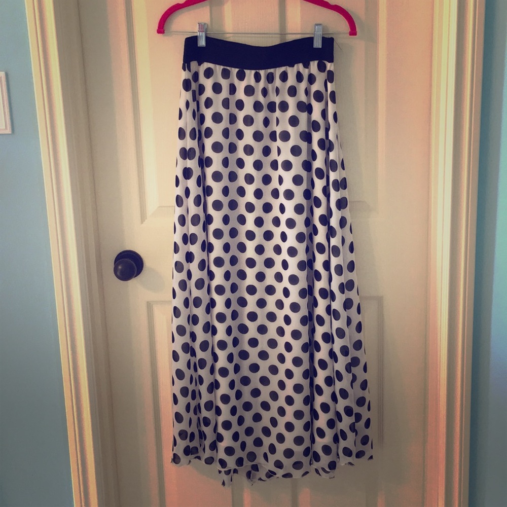 Lucy Skirt White w/ black polka dots chiffon